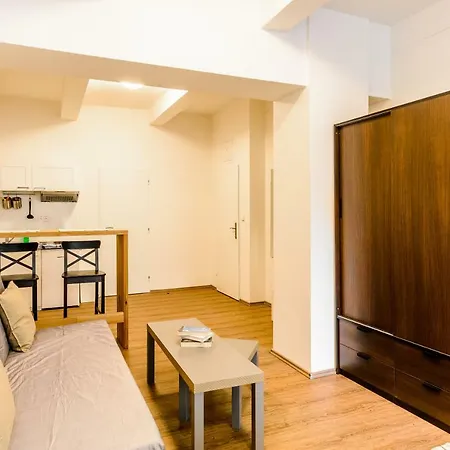 Zizkov Cosy Lägenhet